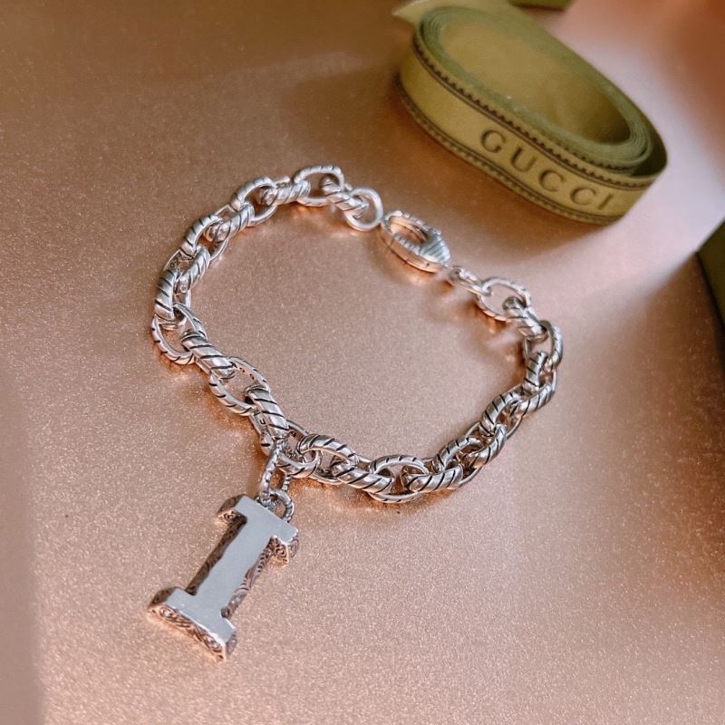 G*u*i bracelets